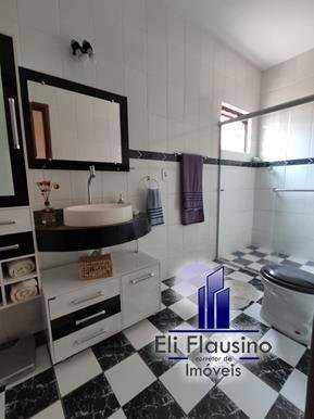 CASA FENOMENAL NO REZENDE EM VARGINHA MG (15)