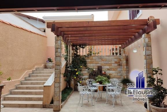 CASA FENOMENAL NO REZENDE EM VARGINHA MG (30)