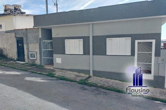 CASA COM DUAS MORADAS NO CENTRO DE VARGINHA MG (2)