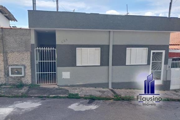 CASA COM DUAS MORADAS NO CENTRO DE VARGINHA MG (3)