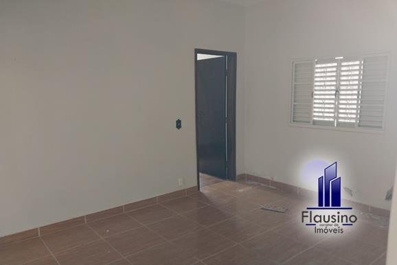 CASA COM DUAS MORADAS NO CENTRO DE VARGINHA MG (6)