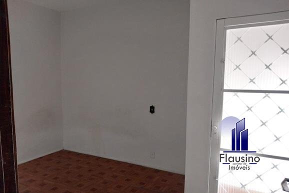 CASA COM DUAS MORADAS NO CENTRO DE VARGINHA MG (7)