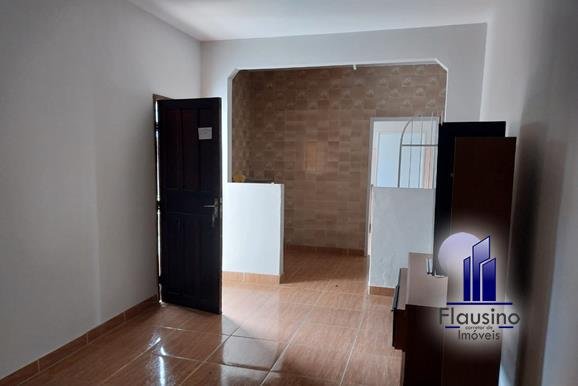 CASA COM DUAS MORADAS NO CENTRO DE VARGINHA MG (8)