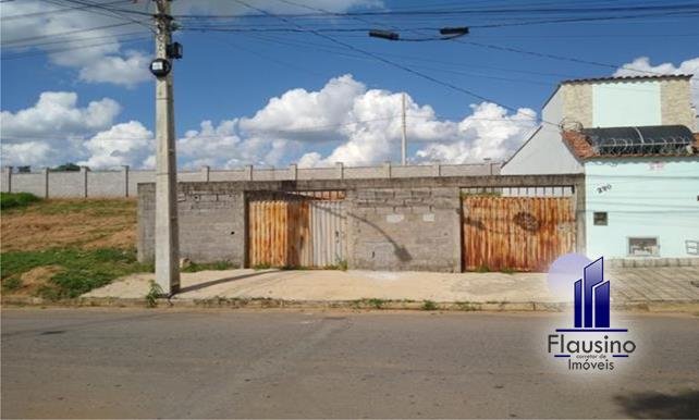 TERRENO COM OBRA PERTO DO FÓRUM EM VARGINHA MG (2)