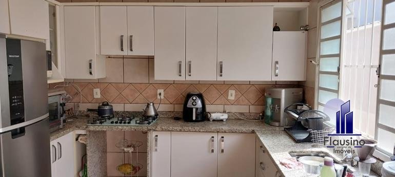 CASA MUITO BOA NOS CAMPOS ELÍSEOS EM VARGINHA MG (13)