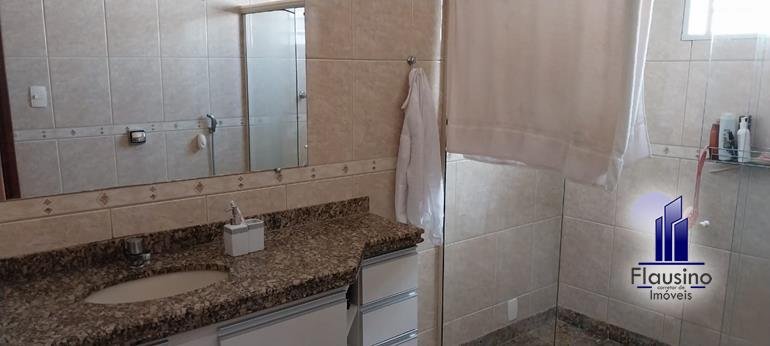 CASA MUITO BOA NOS CAMPOS ELÍSEOS EM VARGINHA MG (16)