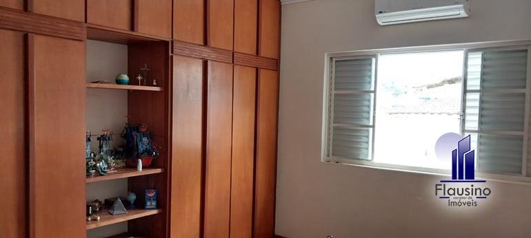 CASA MUITO BOA NOS CAMPOS ELÍSEOS EM VARGINHA MG (18)