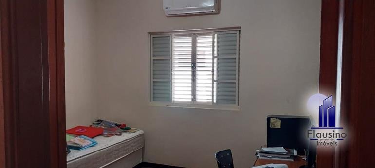 CASA MUITO BOA NOS CAMPOS ELÍSEOS EM VARGINHA MG (22)