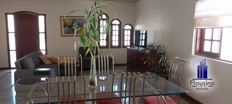 CASA MUITO BOA NOS CAMPOS ELÍSEOS EM VARGINHA MG (27)