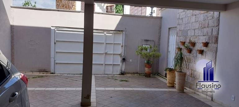 CASA MUITO BOA NOS CAMPOS ELÍSEOS EM VARGINHA MG (30)