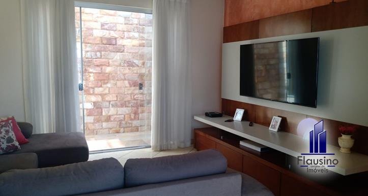 CASA NO BELA VISTA EM VARGINHA MG (29)