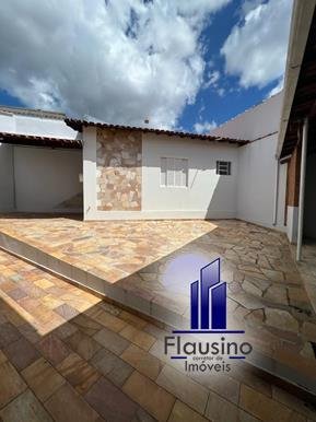 SUPER CASA NO NOVO HORIZONTE EM VARGINHA MG (1)