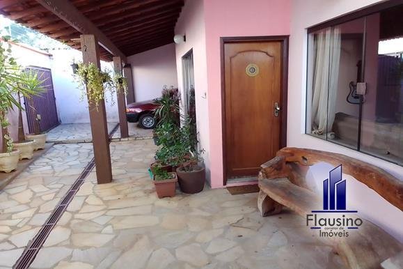 CASA TOP NO PARQUE DO RETIRO EM VARGINHA MG (4)