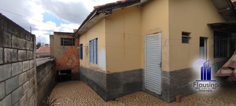 CASA MUITO BOA NO BOM PASTOR EM VARGINHA MG (1)