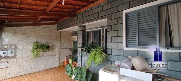 CASA MUITO BOA NO BOM PASTOR EM VARGINHA MG (10)