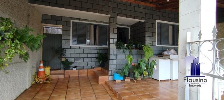 CASA MUITO BOA NO BOM PASTOR EM VARGINHA MG (14)