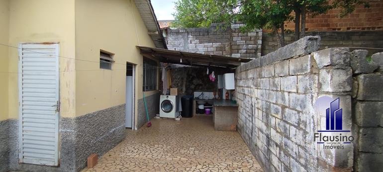 CASA MUITO BOA NO BOM PASTOR EM VARGINHA MG (2)