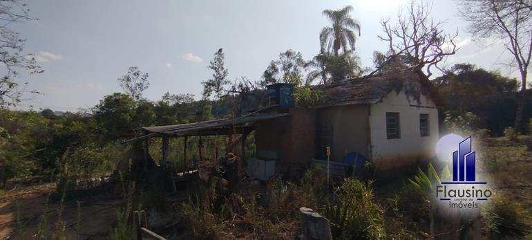 SÍTIO SEIS HECTARES EM TRÊS CORAÇÕES MG (7)