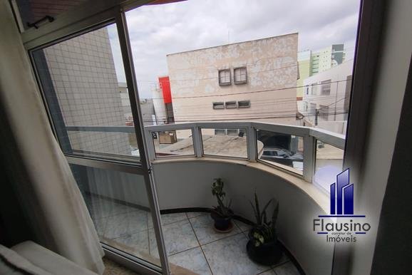 UM DOCE DE APARTAMENTO NO CENTRO DE VARGINHA MG (2)