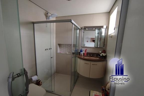 UM DOCE DE APARTAMENTO NO CENTRO DE VARGINHA MG (5)