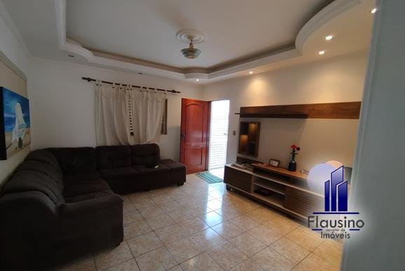 TRÊS IMÓVEIS EM UM NO SION EM VARGINHA MG (4)