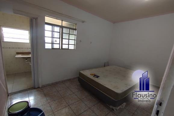 TRÊS IMÓVEIS EM UM NO SION EM VARGINHA MG (8)