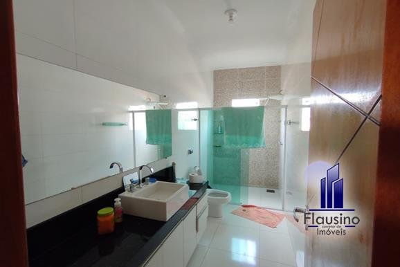 CASA COM PONTO COMERCIAL ENORME NO SION EM VARGINHA MG (18)