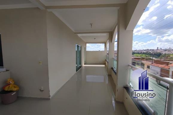 CASA COM PONTO COMERCIAL ENORME NO SION EM VARGINHA MG (2)