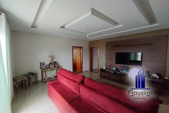 CASA COM PONTO COMERCIAL ENORME NO SION EM VARGINHA MG (23)