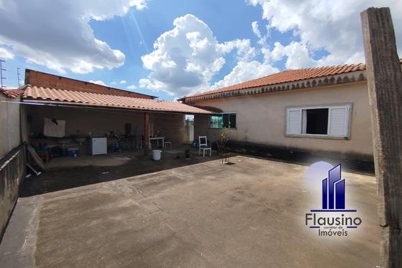 CASA COM PONTO COMERCIAL ENORME NO SION EM VARGINHA MG (4)