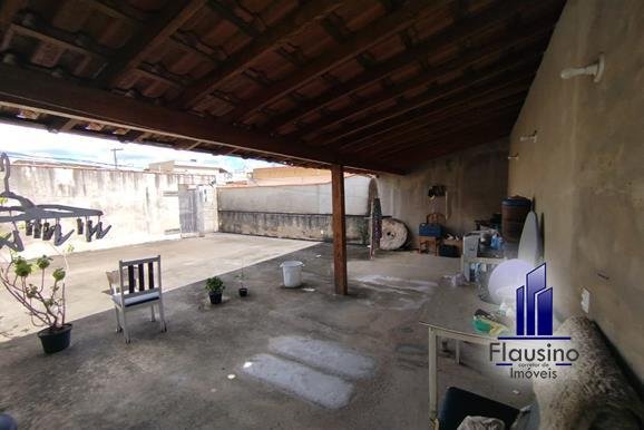 CASA COM PONTO COMERCIAL ENORME NO SION EM VARGINHA MG (5)