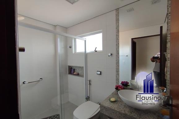 APARTAMENTO BELÍSSIMO NO CAMPOS ELISEOS EM VARGINHA MG (10)