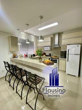 APARTAMENTO BELÍSSIMO NO CAMPOS ELISEOS EM VARGINHA MG (2)