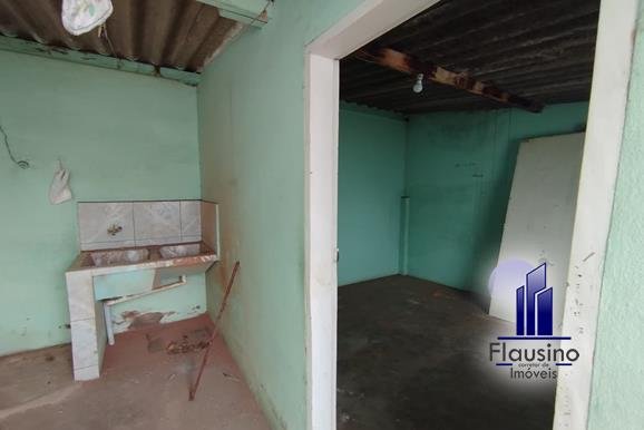 CASA COM PREÇO BAIXO BEM LOCALIZADA AO LADO DO CENTRO (1)