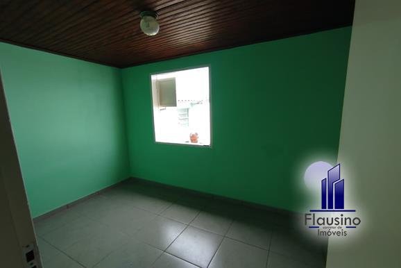 CASA COM PREÇO BAIXO BEM LOCALIZADA AO LADO DO CENTRO (5)