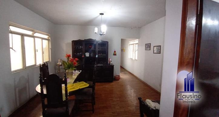 CASA COM RENDA NO BOM PASTOR EM VARGINHA MG (1)