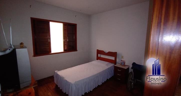 CASA COM RENDA NO BOM PASTOR EM VARGINHA MG (11)