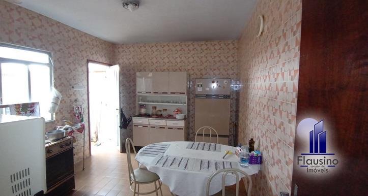 CASA COM RENDA NO BOM PASTOR EM VARGINHA MG (13)