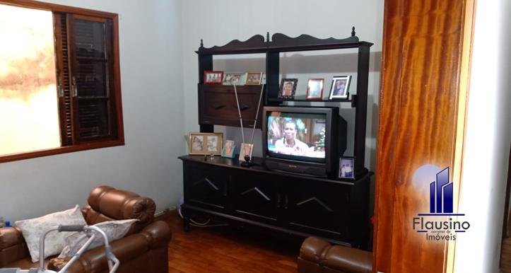 CASA COM RENDA NO BOM PASTOR EM VARGINHA MG (3)