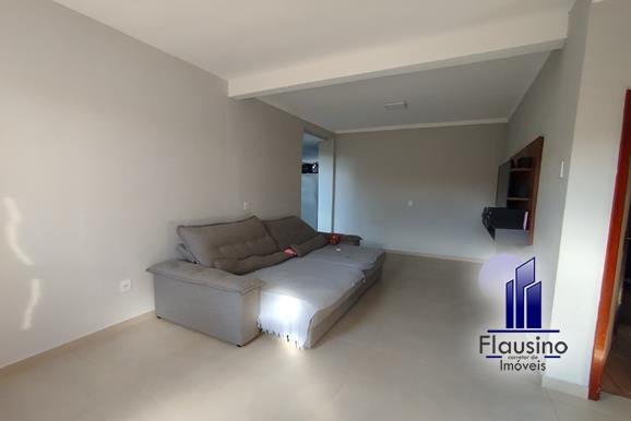 CASA E BARRACÃO NO ALTO DOS PINHEIROS EM VARGINHA MG (13)