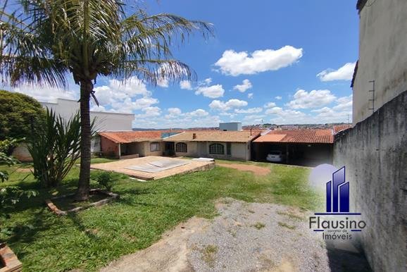 SUPER TERRENO COM BELA CASA NO REZENDE EM VARGINHA MG (1)