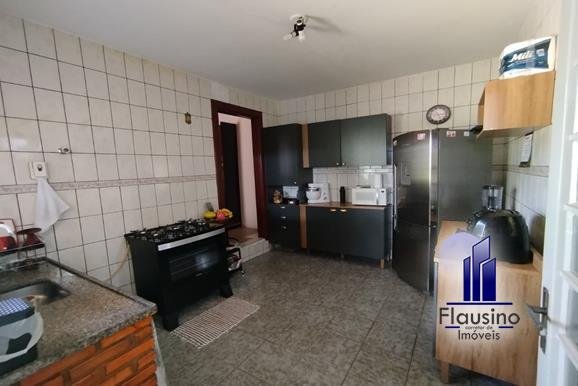 SUPER TERRENO COM BELA CASA NO REZENDE EM VARGINHA MG (10)