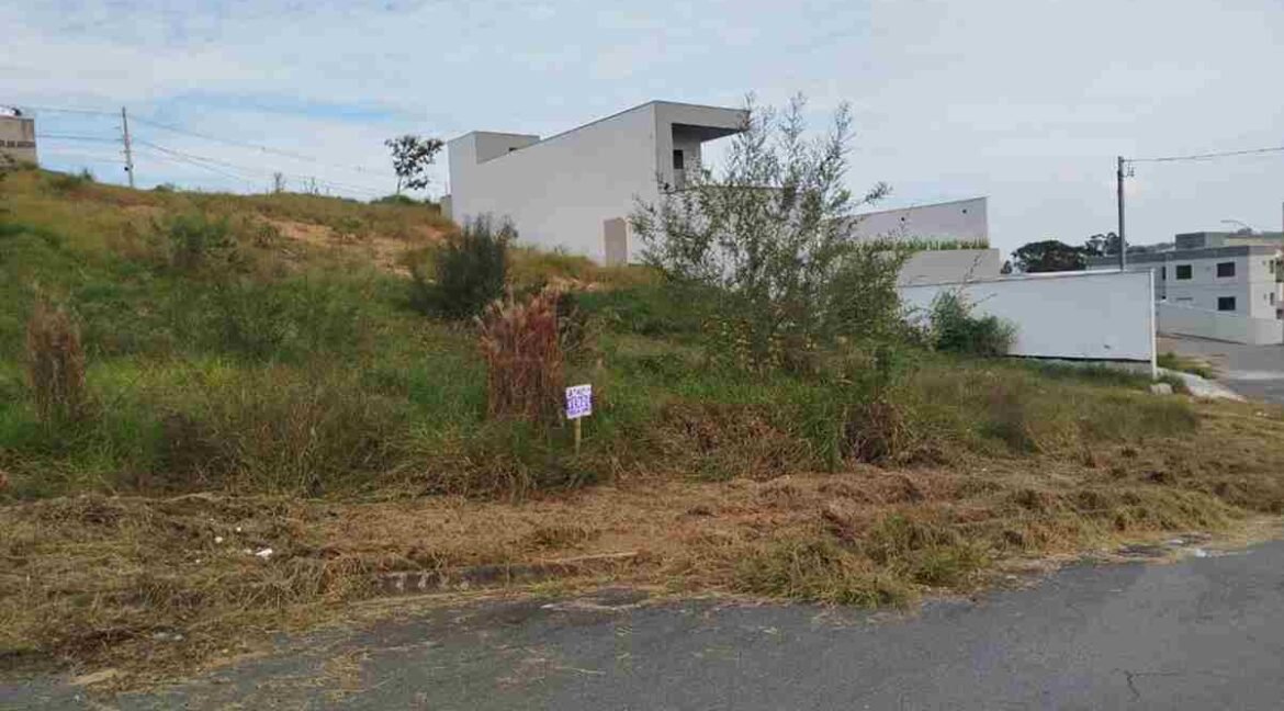 TERRENO DE 434m² NO VALE DOS COQUEIROS EM VARGINHA MG (1)