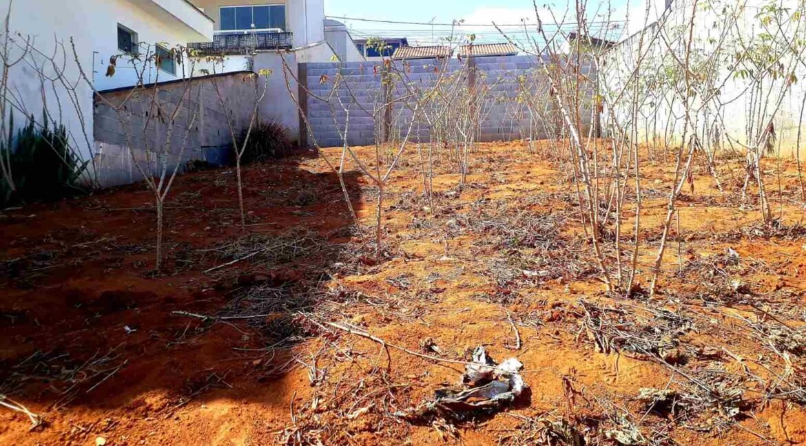 TERRENO ÓTIMO JARDIM IITÁLIA EM VARGNHA MG (2)