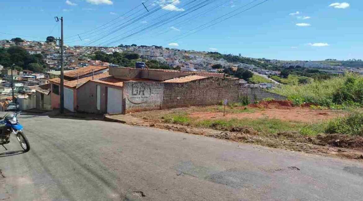 TERRENO EXCELENTE PERTO DO CEFET EM VARGINHA MG (1)