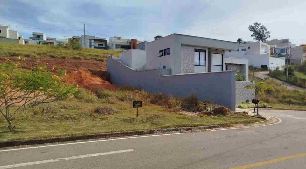 TERRENO ÓTIMO NO RESERVA VILA PAIVA EM VARGINHA MG (3) (Copy)