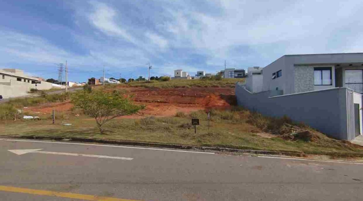 TERRENO ÓTIMO NO RESERVA VILA PAIVA EM VARGINHA MG (4) (Copy)