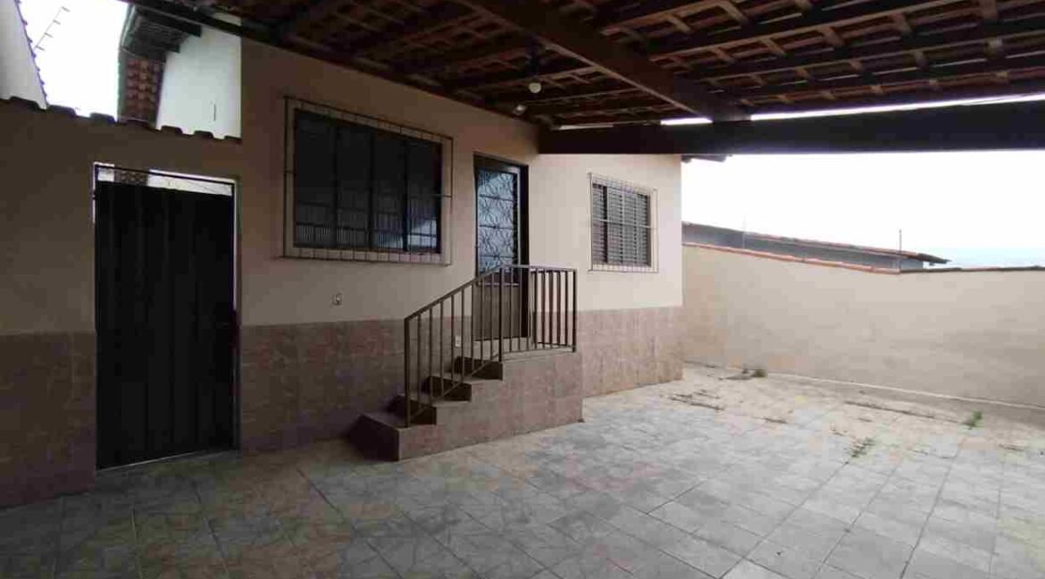 CASA MUITO BOA NO BELA VISTA EM VARGINHA MG (2) (Copy)