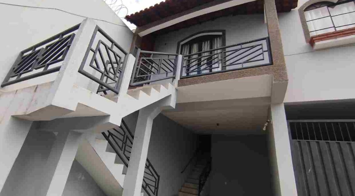 CASA MAGNÍFICA NO SANTA MARIA EM VARGINHA MG (2) (Copy)