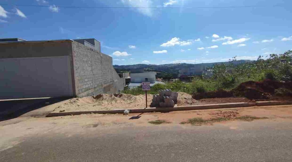 TERRENO NO SANTA LUZIA EM VARGINHA MG (3) (Copy)
